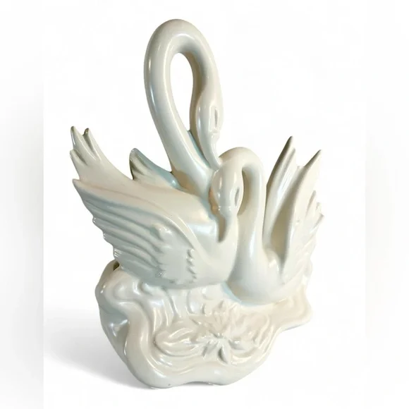 HULL Pottery- Matte White Ceramic Swan Sculpture Planter/Vase circa 1940-50s - Picture 3 of 12